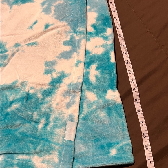 Pink Victotia secret towel - Picture 10 of 10